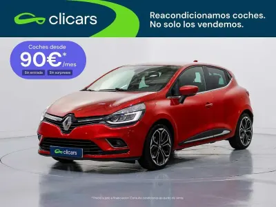 Usado Renault Clio Zen 90 CV (66 kW) 2018 Rojo Utilitario