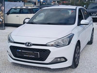 Begagnad Hyundai i20 84 HK (61 kW) 2017 Vit Halvkombi