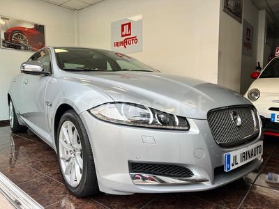 Usado Jaguar XF Luxury 200 CV (147 kW) 2014 Gris / plata Berlina