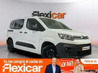 Usado Citroën Berlingo Feel 102 CV (75 kW) 2022 Blanco Monovolumen