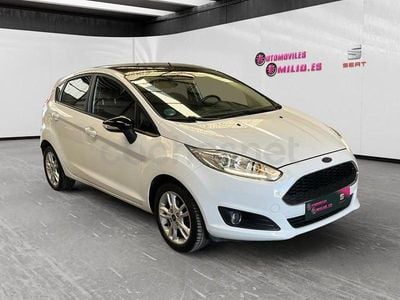Usado Ford Fiesta Trend 75 CV (55 kW) 2017 Blanco Berlina
