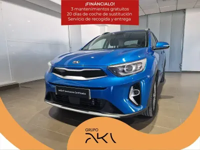 Usado Kia Stonic 100 HP (73 kW) 2022 Azul SUV