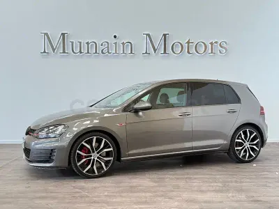 Usado VW Golf VII GTI 230 CV (169 kW) 2016 Gris / plata Berlina