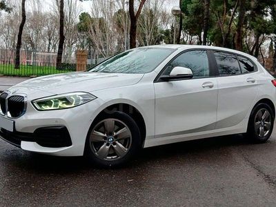 Usado BMW 118 Comfort Edition 136 CV (100 kW) 2021 Blanco Utilitario