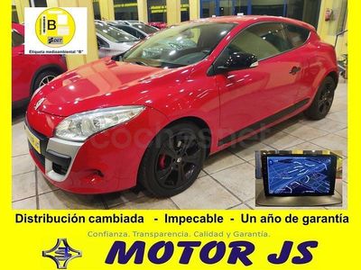 Usado Renault Mégane Dynamique 110 CV (80 kW) 2011 Rojo Berlina