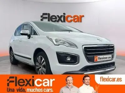 Usado Peugeot 3008 Style 120 CV (88 kW) 2015 Blanco Familiar