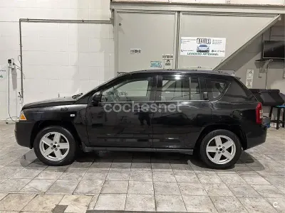 Begagnad Jeep Compass Limited 140 HK (102 kW) 2007 Svart SUV