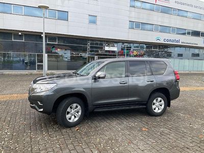 Begagnad Toyota Land Cruiser 177 HK (130 kW) 2018 Grå SUV