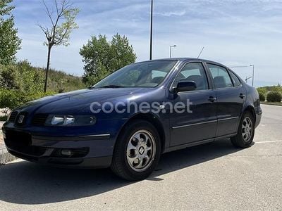 Usado Seat Toledo 110 CV (80 kW) 2001 Azul Berlina
