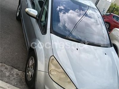 Usado Ford Galaxy Trend 125 CV (91 kW) 2007 Gris / plata Monovolumen
