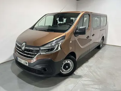 Usado Renault Trafic 110 CV (80 kW) 2019 Marrón Monovolumen