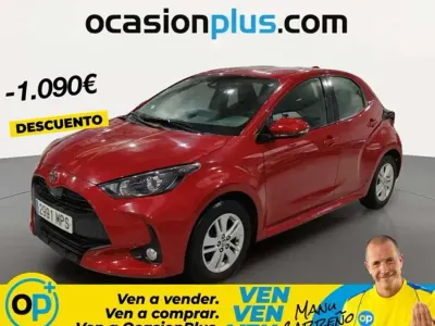 Begagnad Toyota Yaris Edition 125 HK (91 kW) 2024 Röd Halvkombi