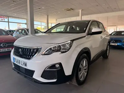 Usado Peugeot 3008 Active 130 CV (95 kW) 2020 Blanco SUV