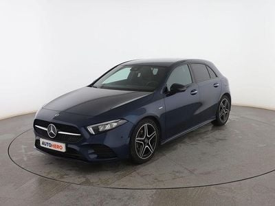 Usado Mercedes A180 AMG line 116 CV (85 kW) 2021 Negro Berlina