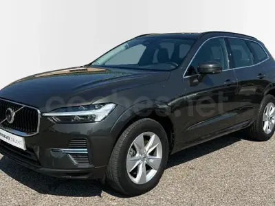 Usado Volvo XC60 Momentum 197 CV (144 kW) 2022 Gris / plata SUV
