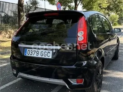 Usado Ford Fiesta Sport 100 CV (73 kW) 2008 Negro Utilitario