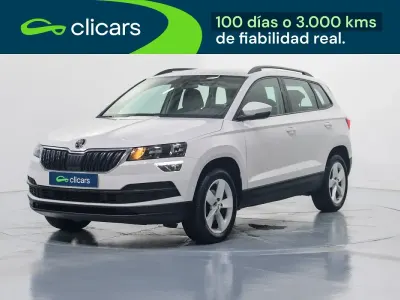 Usado Skoda Karoq Ambition 150 CV (110 kW) 2021 Blanco SUV