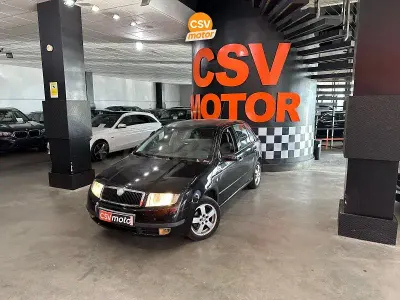 Usado Skoda Fabia Comfort 101 CV (74 kW) 2002 Negro Berlina