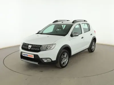 Usado Dacia Sandero Comfort 90 CV (66 kW) 2019 Blanco Berlina