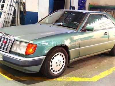 Usado Mercedes 230 132 CV (97 kW) 1992 Verde Coupe