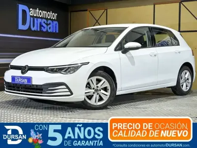 Usado VW Golf VIII 115 HP (84 kW) 2022 Branco Sedan