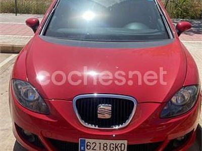 Usado Seat Leon Ecomotive 105 CV (77 kW) 2008 Rojo Utilitario