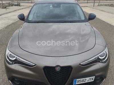 Usado Alfa Romeo Stelvio 180 CV (132 kW) 2017 Beige SUV