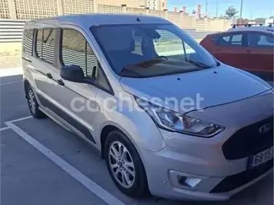 Usado Ford Grand Tourneo Connect Trend 120 CV (88 kW) 2019 Gris / plata Monovolumen