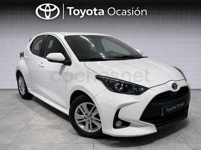Usado Toyota Yaris Hybrid Business Edition 116 CV (85 kW) 2022 Blanco Berlina