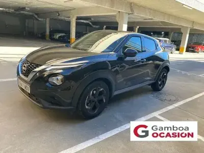 Käytetty Nissan Juke N-Connecta 114 HP (83 kW) 2023 Musta Katumaasturi