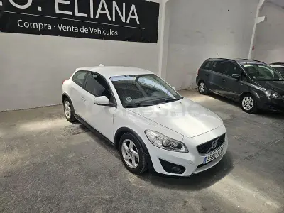 Usado Volvo C30 Momentum 115 CV (84 kW) 2012 Blanco Utilitario