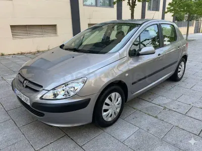 Usado Peugeot 307 90 HP (66 kW) 2005 Castanho Sedan