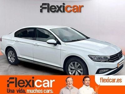 Usado VW Passat 150 CV (110 kW) 2021 Blanco Berlina