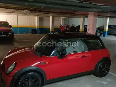 Usado Mini ONE 90 CV (66 kW) 2005 Rojo Utilitario