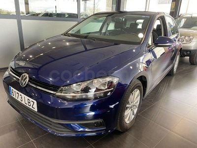Usado VW Golf VII Advance 115 CV (84 kW) 2019 Azul Berlina