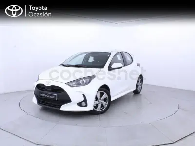 Usado Toyota Yaris Hybrid Active 116 CV (85 kW) 2025 Blanco Berlina