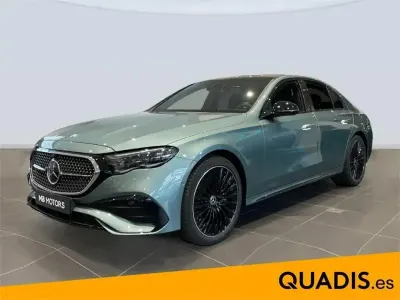 Usado Mercedes E220 197 CV (144 kW) 2024 Verde silver Berlina