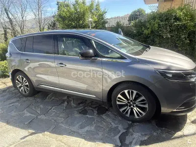 Usado Renault Espace Initiale 160 CV (117 kW) 2015 Marrón Monovolumen