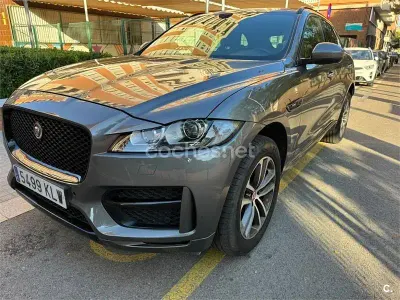 Usado Jaguar F-Pace R-Sport 180 CV (132 kW) 2018 Gris / plata SUV