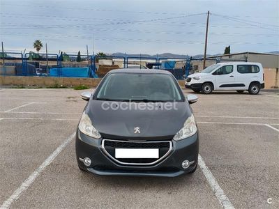 Usado Peugeot 208 Style 82 CV (60 kW) 2014 Gris / plata Utilitario