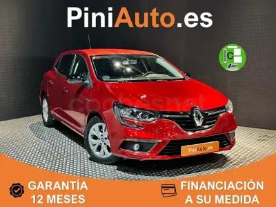 Usado Renault Mégane LIMITED 115 CV (84 kW) 2019 Granate Berlina