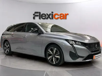 Usado Peugeot 308 SW Allure 131 CV (96 kW) 2023 Gris Familiar