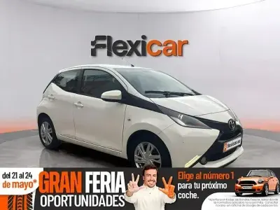 Begagnad Toyota Aygo X-cite 69 HK (50 kW) 2018 Vit Halvkombi