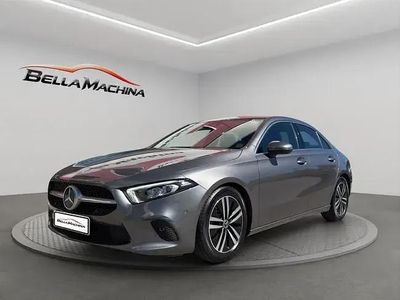 Usado Mercedes A180 116 HP (85 kW) 2021 Cinzento Sedan