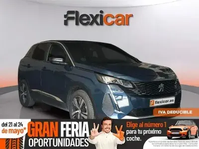 Usado Peugeot 3008 Allure 130 CV (95 kW) 2024 Verde SUV