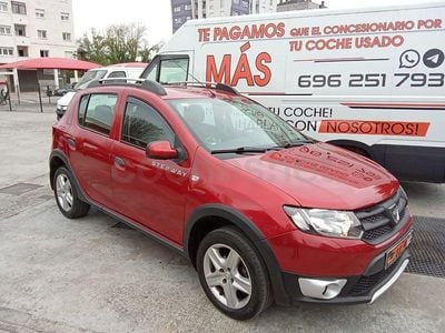 Usado Dacia Sandero Stepway 90 CV (66 kW) 2013 Granate Berlina