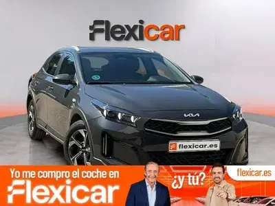 Usado Kia XCeed 100 CV (73 kW) 2024 Gris SUV