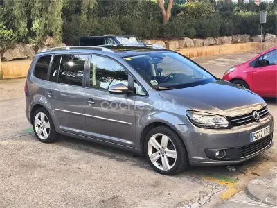 Usado VW Touran Sport 140 CV (102 kW) 2013 Gris / plata Monovolumen