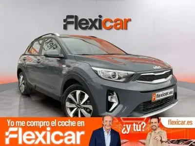 Usado Kia Stonic 100 CV (73 kW) 2021 Gris SUV