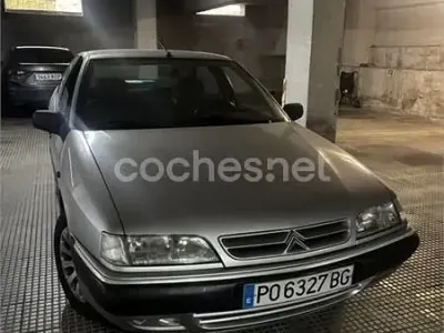 Usado Citroën Xantia 90 HP (66 kW) 1998 Cinzento Sedan